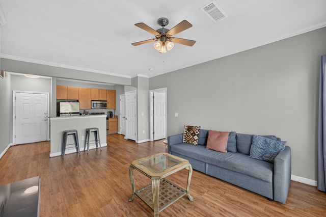 2502 Leon ST 304, Austin, TX 78705