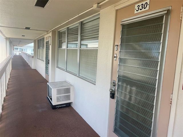 330 Farnham P 330, Deerfield Beach, FL 33442