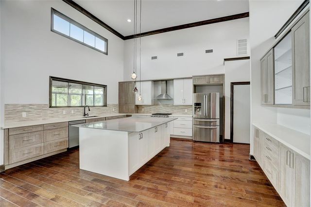 5403 E River Drive, Richmond, TX 77406