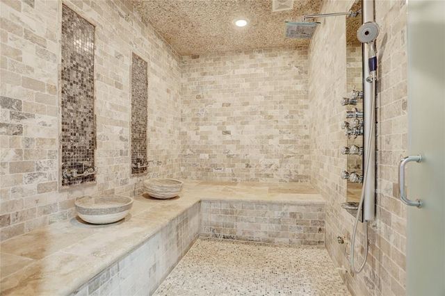 5403 E River Drive, Richmond, TX 77406