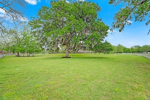5403 E River Drive, Richmond, TX 77406