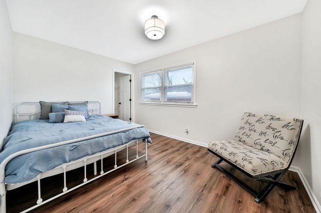 15923 Woodlawn East Avenue, South Holland, IL 60473