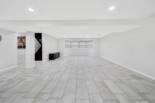 15923 Woodlawn East Avenue, South Holland, IL 60473