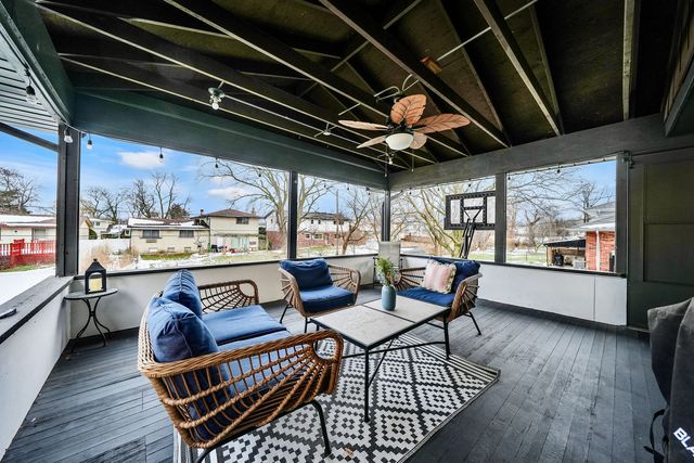 15923 Woodlawn East Avenue, South Holland, IL 60473