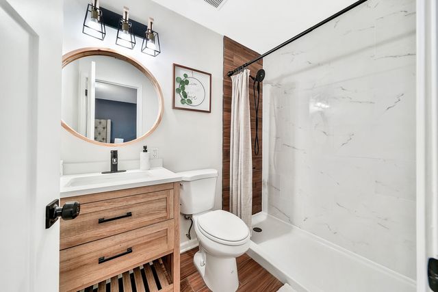 15923 Woodlawn East Avenue, South Holland, IL 60473