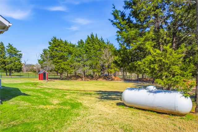 216 Glen Ellen Road, Pottsboro, TX 75076