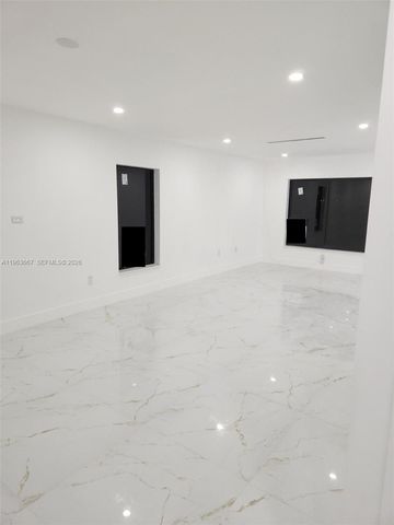 18450 NW 56th Pl, Miami Gardens, FL 33055