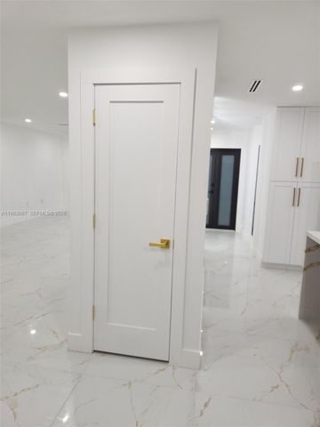 18450 NW 56th Pl, Miami Gardens, FL 33055