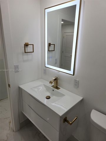 18450 NW 56th Pl, Miami Gardens, FL 33055