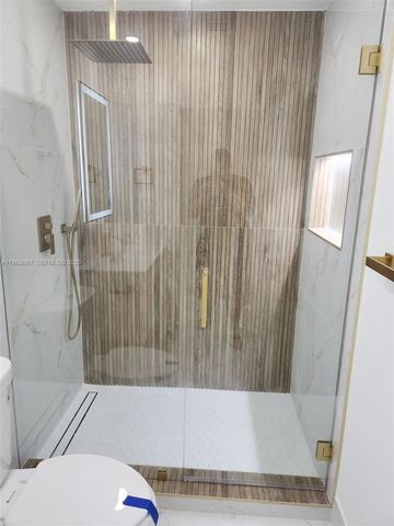 18450 NW 56th Pl, Miami Gardens, FL 33055