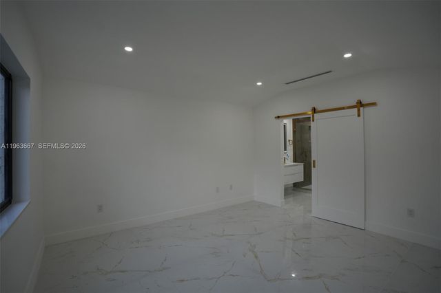 18450 NW 56th Pl, Miami Gardens, FL 33055