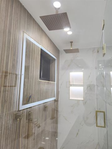 18450 NW 56th Pl, Miami Gardens, FL 33055