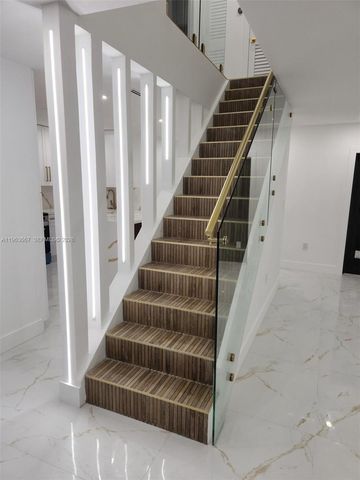 18450 NW 56th Pl, Miami Gardens, FL 33055