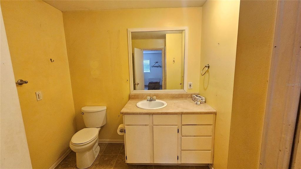 Image 16 of property listing at 305 AVENUE B NE, Winter Haven, FL 33881