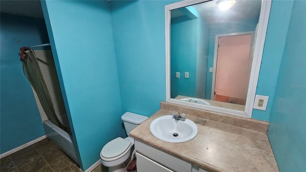 Image 19 of property listing at 305 AVENUE B NE, Winter Haven, FL 33881