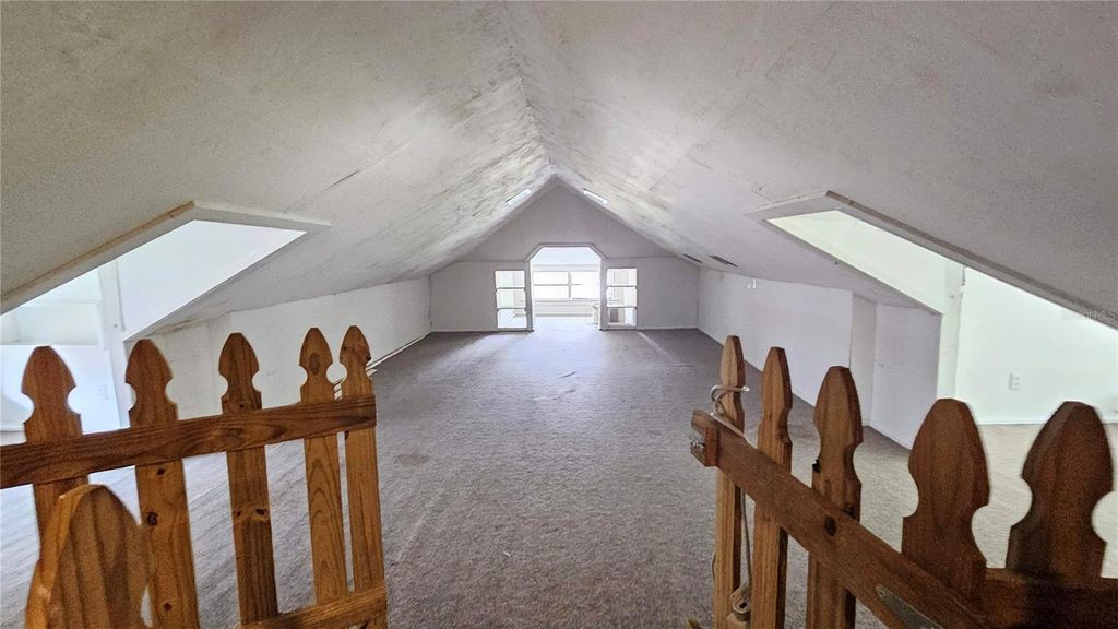 Image 22 of property listing at 305 AVENUE B NE, Winter Haven, FL 33881