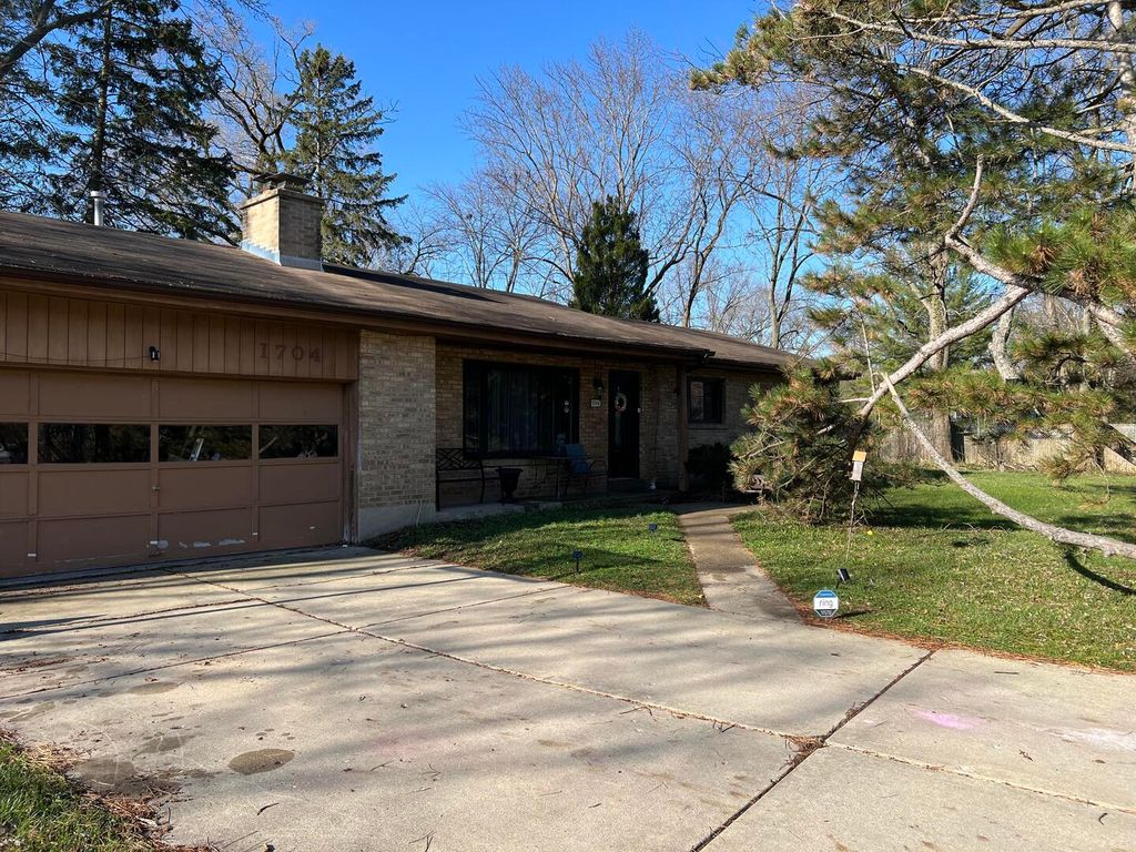 1704 Park Avenue, Highland Park, IL 60035