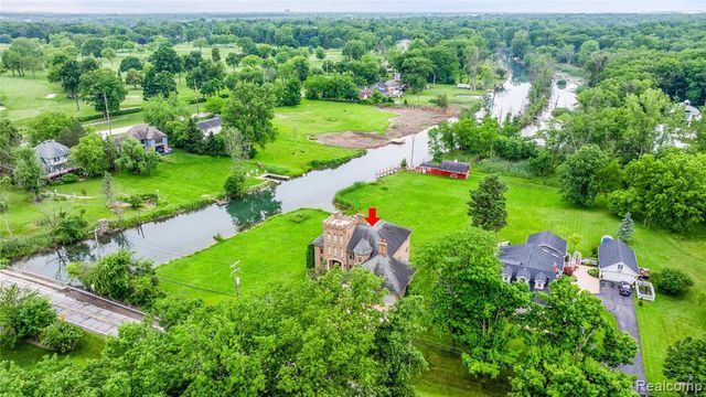 9000 Ferry Road, Grosse Ile, MI 48138