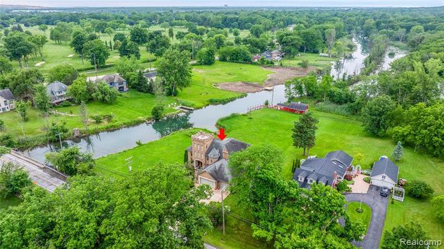 9000 Ferry Road, Grosse Ile, MI 48138
