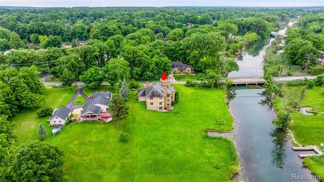 9000 Ferry Road, Grosse Ile, MI 48138