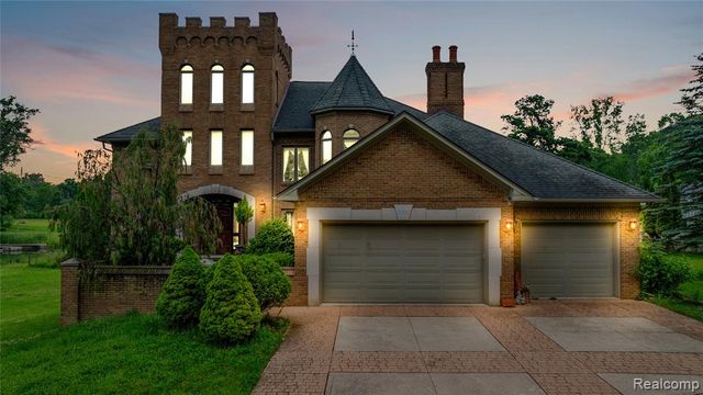 9000 Ferry Road, Grosse Ile, MI 48138