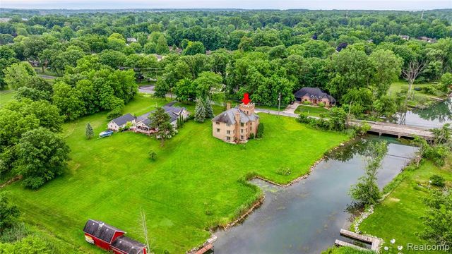 9000 Ferry Road, Grosse Ile, MI 48138