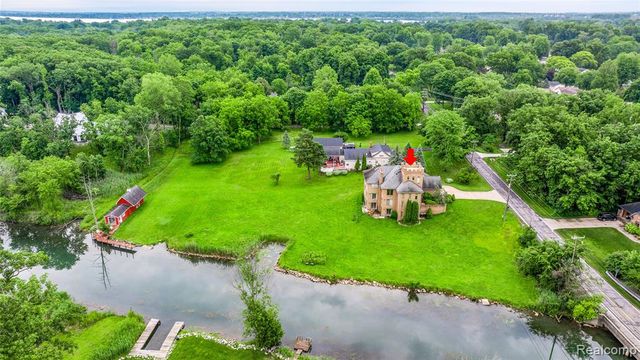 9000 Ferry Road, Grosse Ile, MI 48138