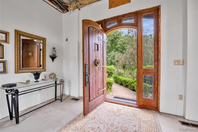 9000 Ferry Road, Grosse Ile, MI 48138