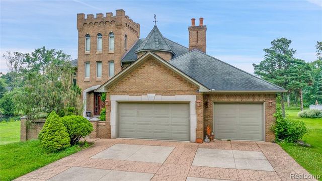 9000 Ferry Road, Grosse Ile, MI 48138