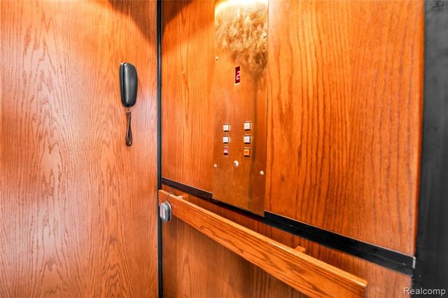 9000 Ferry Road, Grosse Ile, MI 48138