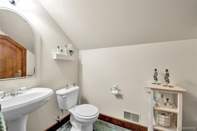 9000 Ferry Road, Grosse Ile, MI 48138