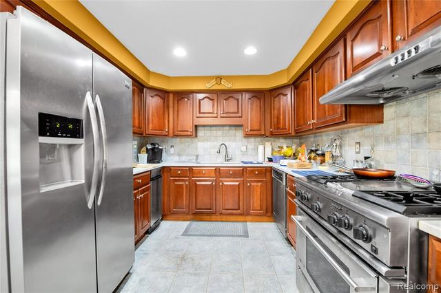 9000 Ferry Road, Grosse Ile, MI 48138