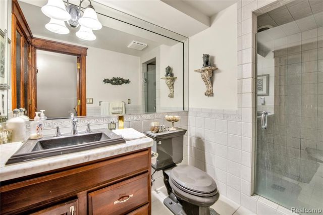 9000 Ferry Road, Grosse Ile, MI 48138