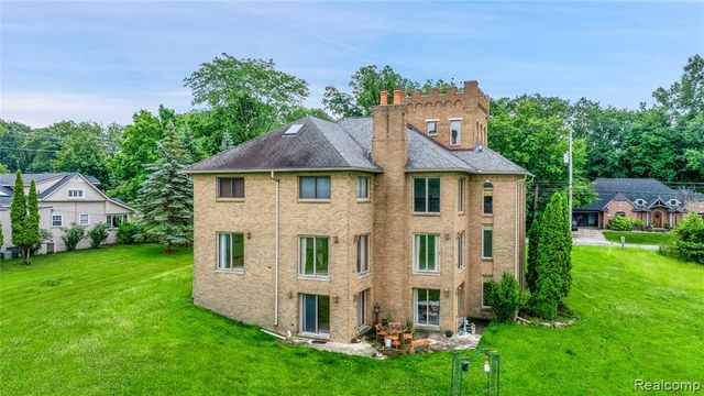 9000 Ferry Road, Grosse Ile, MI 48138