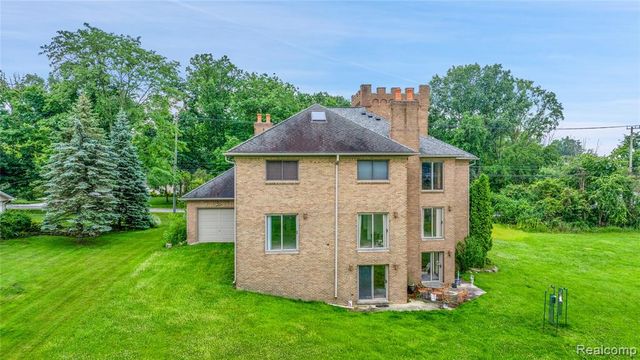 9000 Ferry Road, Grosse Ile, MI 48138