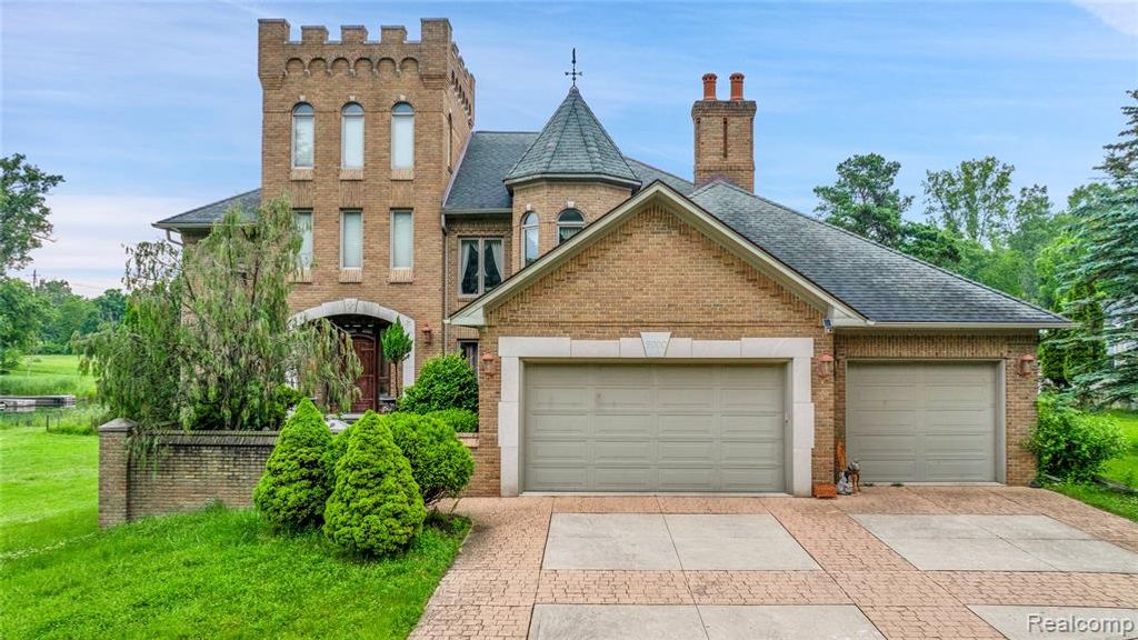9000 Ferry Road, Grosse Ile, MI 48138