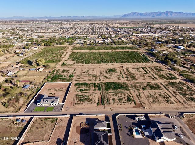 4082 E Hash Knife Draw Road 3, San Tan Valley, AZ 85140