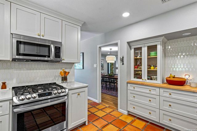211 SHARON DR, San Antonio, TX 78216