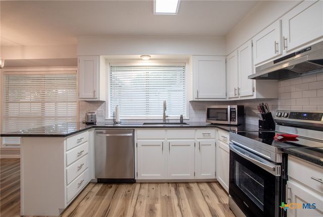 307 Richmond Drive, Victoria, TX 77904