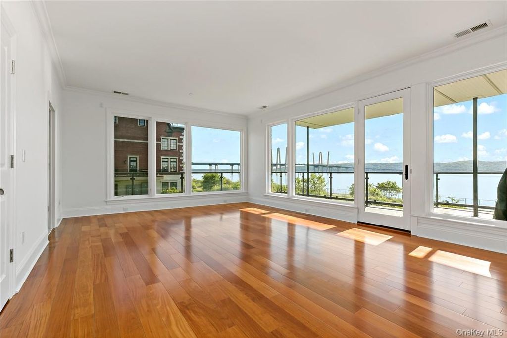 16 Rivers Edge Drive 200, Tarrytown, NY 10591