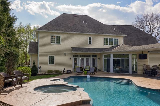 517 WHEATFIELD DR, Lititz, PA 17543