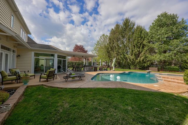 517 WHEATFIELD DR, Lititz, PA 17543