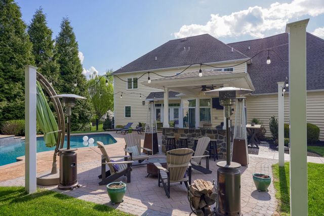 517 WHEATFIELD DR, Lititz, PA 17543