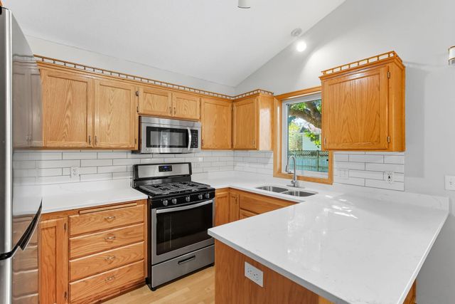 11852 Yellow Pine Street NW, Coon Rapids, MN 55448