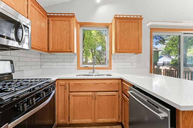 11852 Yellow Pine Street NW, Coon Rapids, MN 55448