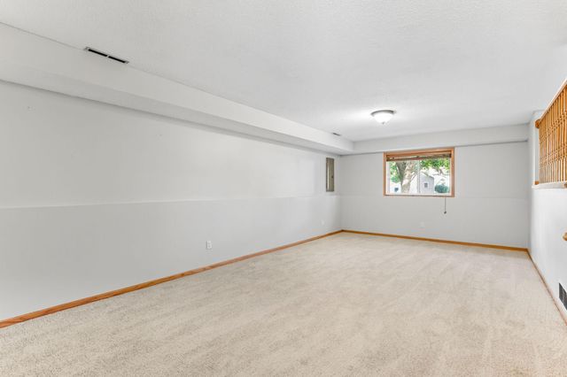 11852 Yellow Pine Street NW, Coon Rapids, MN 55448