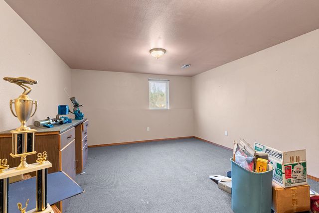 15024 N McKinnon Ct, Mead, WA 99201