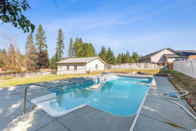 15024 N McKinnon Ct, Mead, WA 99201