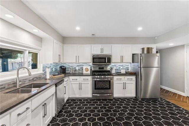 2807 NE 78th Street, Kansas City, MO 64119