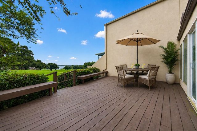 21 April Hill, Conroe, TX 77356
